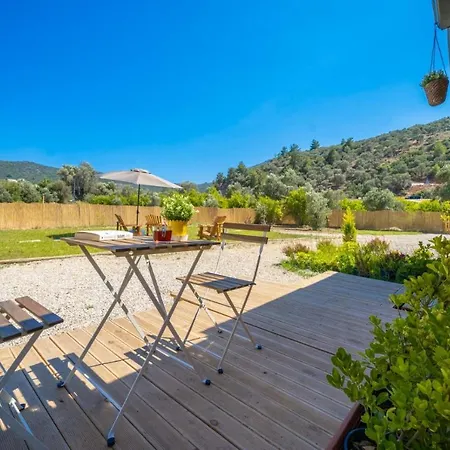 Root Tiny House Kalkan בית נופש קס